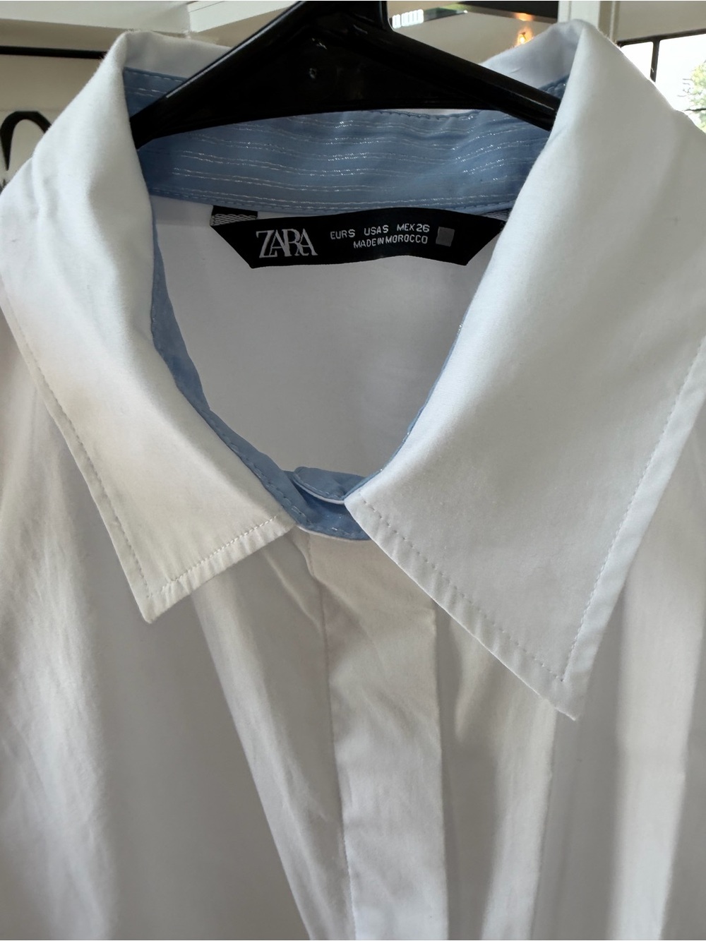 Zara White Button-Down Shirt with Light Blue Cuff Detail - Picture 2 of 3